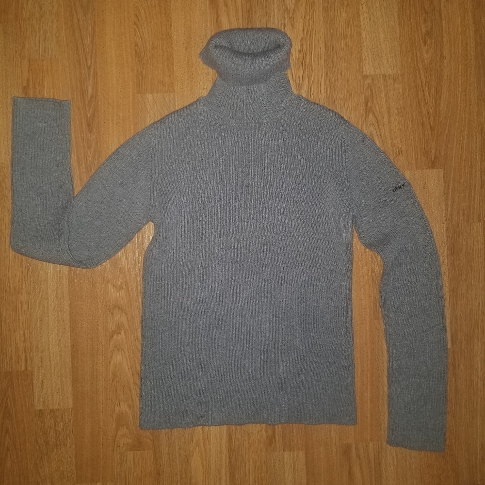 Vintage DKNY ribbed turtleneck sweater